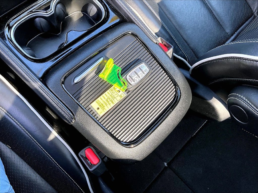 Used 2025 Chrysler Pacifica Limited FWD image 37