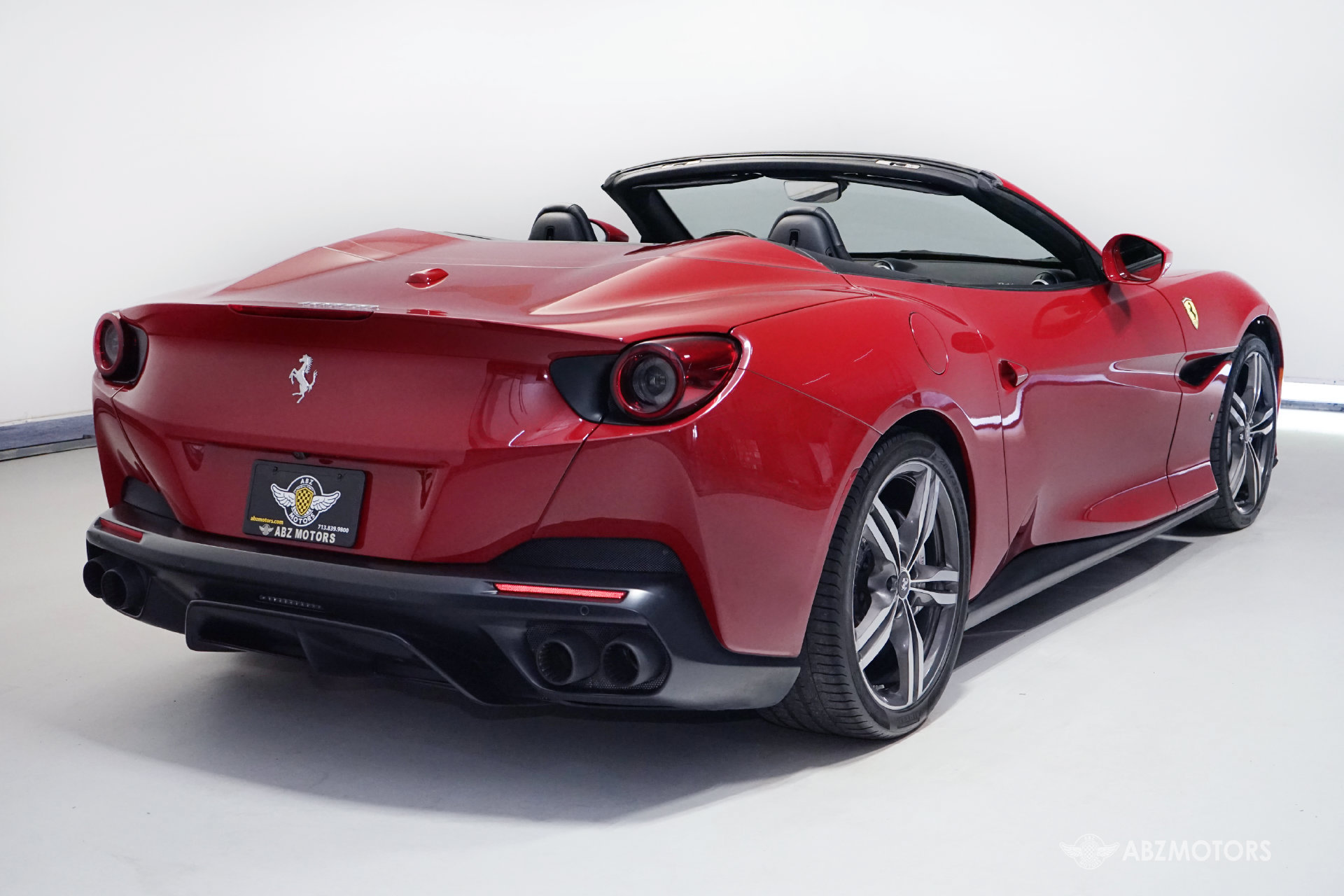 Used 2019 Ferrari Portofino RWD image 5