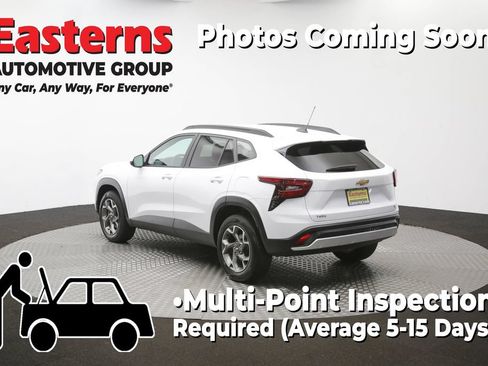 Used 2025 Chevrolet Trax LT FWD image 64