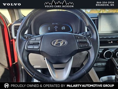 Used 2024 Hyundai Venue SEL image 23