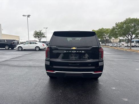 Used 2025 Chevrolet Suburban LT AWD/4WD image 4
