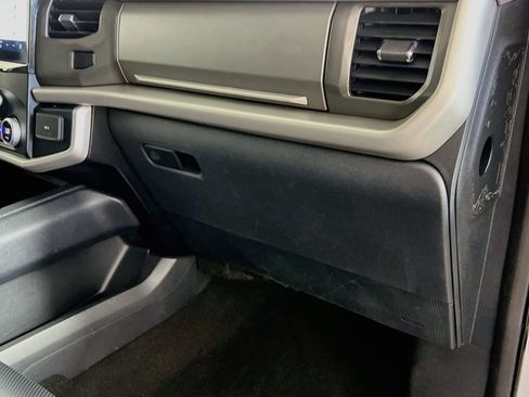 Used 2024 Ford Expedition XLT RWD image 34