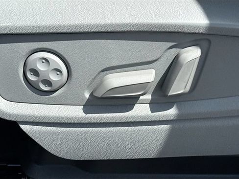 Used 2025 Audi Q5 e Premium AWD/4WD image 24