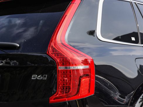 Used 2025 Volvo XC90 B6 Ultra image 8