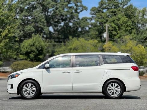 Used 2016 Kia Sedona L FWD image 8