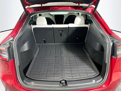 Used 2022 Tesla Model Y Long Range image 30