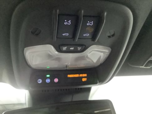 Used 2024 GMC Canyon AT4 image 19