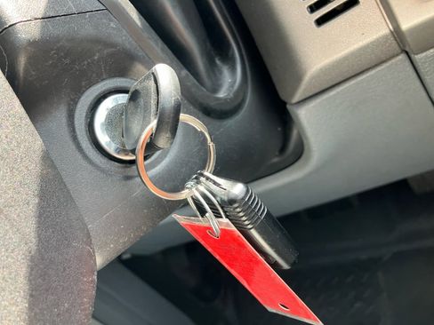 Used 2013 Ford F150 Lariat image 24