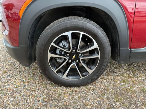 Used 2025 Chevrolet TrailBlazer LT FWD image 23