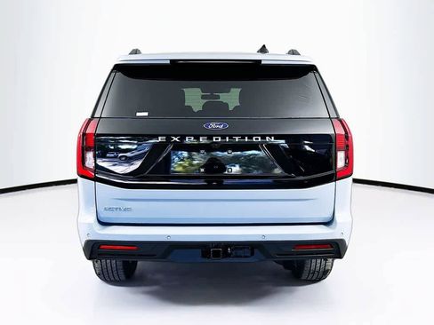 New 2026 Ford Expedition Active image 5