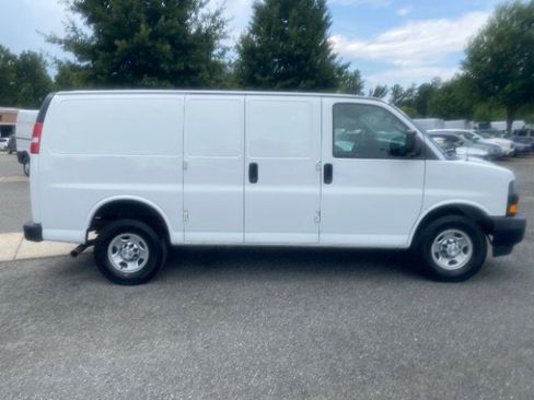 Used 2020 Chevrolet Express 2500 RWD image 5