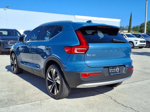 Certified 2023 Volvo XC40 B4 Plus w/ Driver Assist Package image 5