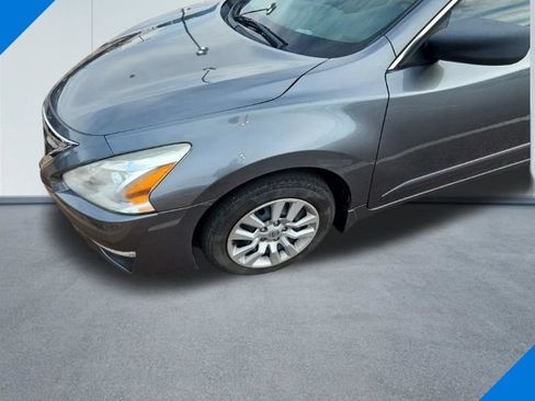 Used 2014 Nissan Altima 2.5 S w/ Display Audio Package FWD image 3