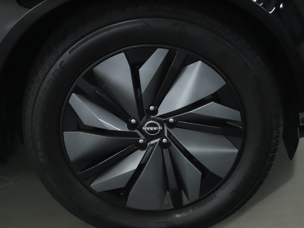 Certified 2023 Nissan Ariya FWD image 10