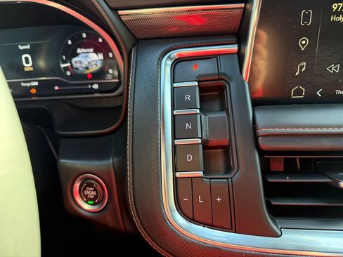 Used 2023 GMC Yukon AT4 w/ Technology Package image 15