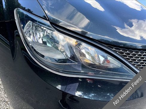 Used 2022 Chrysler Voyager LX FWD image 26
