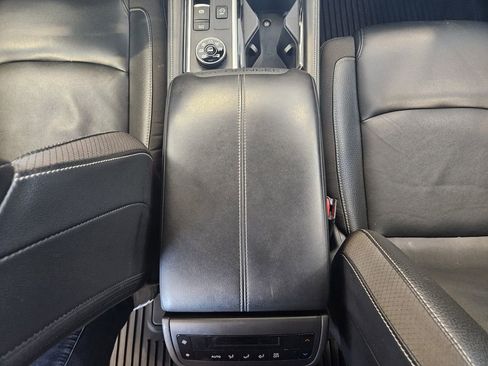 Used 2023 Nissan Pathfinder SL AWD/4WD image 20