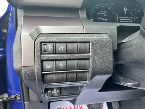 Used 2025 Toyota Tacoma TRD Off-Road image 30