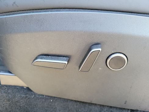 Used 2024 Tesla Model Y Long Range RWD image 22