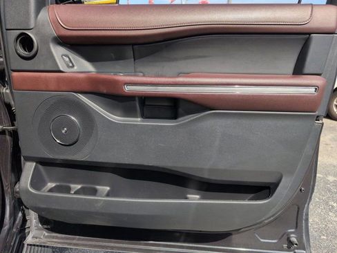Used 2024 Ford Expedition Max Limited image 34