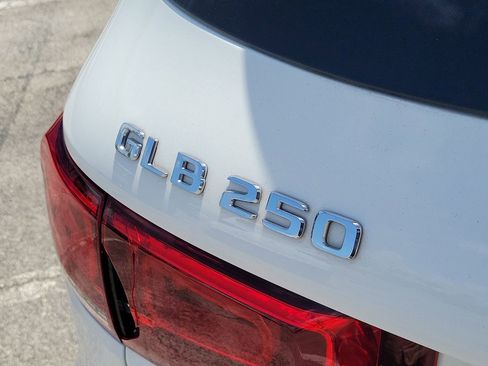 Certified 2022 Mercedes-Benz GLB 250 image 7