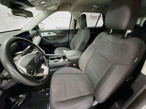 Certified 2025 Ford Explorer Active AWD/4WD image 21
