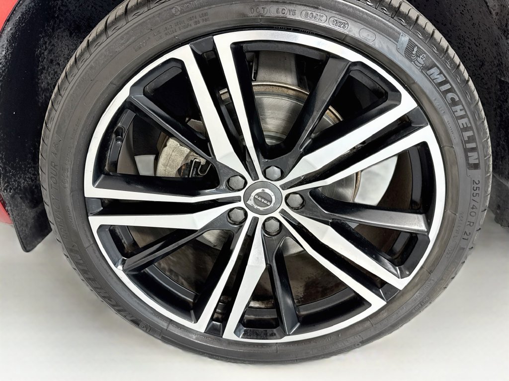 Used 2021 Volvo XC60 T5 R-Design w/ Protection Package Premier AWD/4WD image 30
