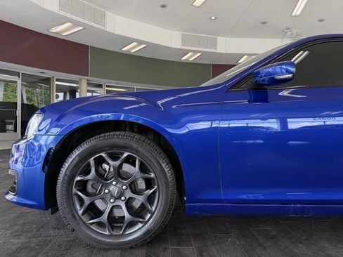 Used 2020 Chrysler 300 S w/ 300S Premium Group AWD/4WD image 17
