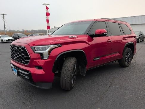 Used 2024 Toyota Sequoia Platinum image 4