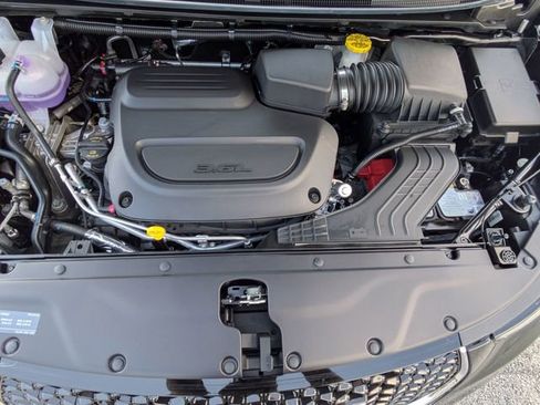 New 2025 Chrysler Pacifica Select image 13