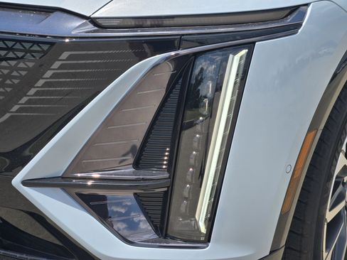 New 2025 Cadillac Lyriq Sport image 6