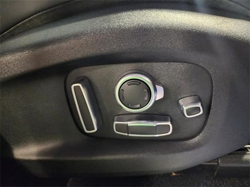 Used 2022 Land Rover Range Rover Sport SVR image 30