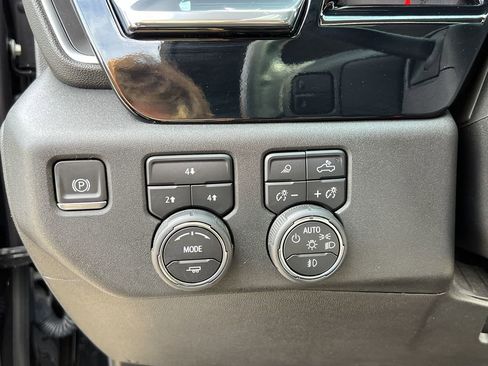 Used 2024 Chevrolet Silverado 3500 LT w/ Midnight Edition image 17