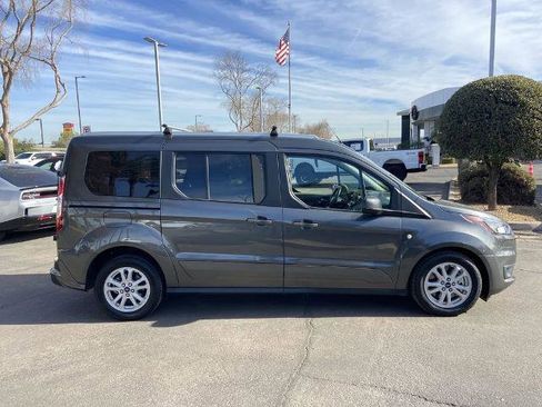 Used 2022 Ford Transit Connect XLT image 2