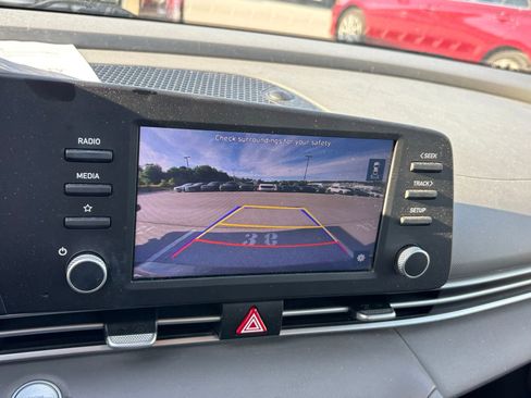 Used 2021 Hyundai Elantra SEL FWD image 9