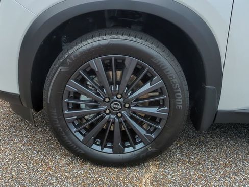 New 2026 Nissan Pathfinder SL w/ SL Premium Package (P04) FWD image 10