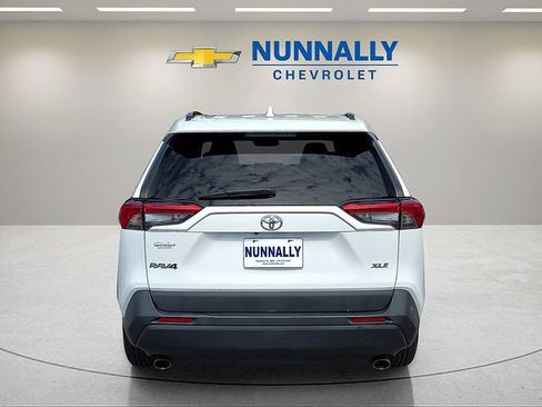 Used 2020 Toyota RAV4 XLE FWD image 4