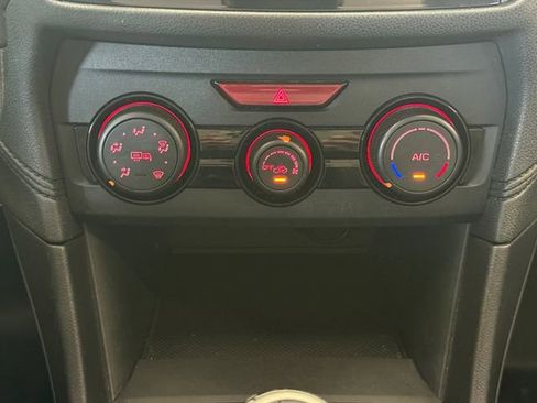 Used 2018 Subaru Crosstrek 2.0i Premium image 4