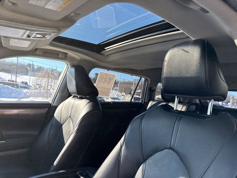 Used 2021 Toyota Highlander Limited image 23