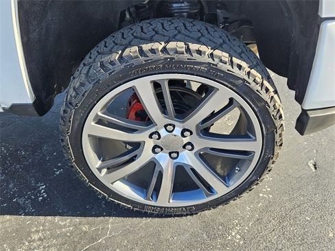 Used 2018 Chevrolet Silverado 1500 LTZ Z71 image 14