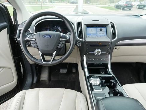 Used 2019 Ford Edge Titanium w/ Cold Weather Package AWD/4WD image 21