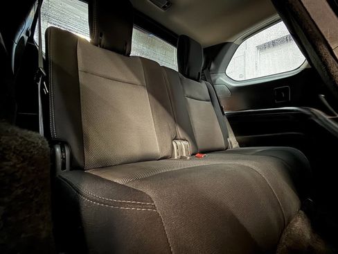 Used 2019 Nissan Pathfinder SV image 9