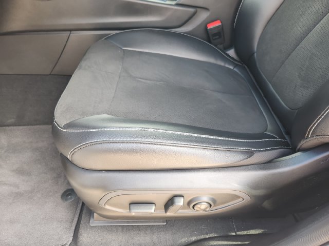Used 2025 Jeep Grand Cherokee Altitude RWD image 24