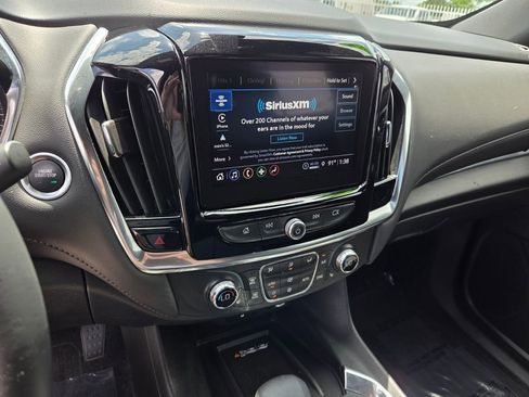 Certified 2023 Chevrolet Traverse LT image 24