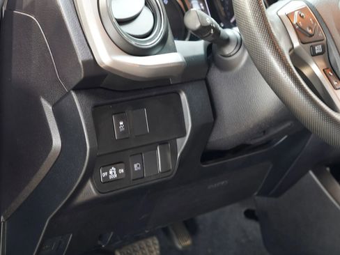 Used 2021 Toyota Tacoma SR5 w/ Technology Package RWD image 37