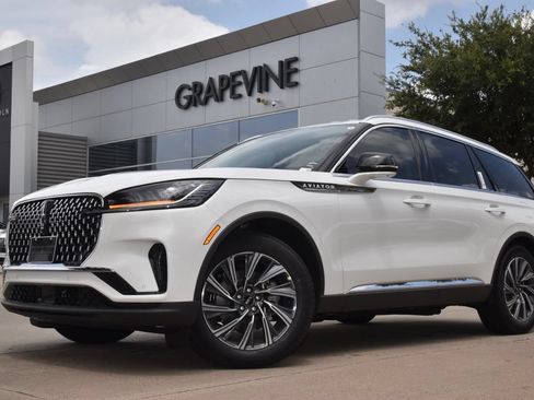 New 2026 Lincoln Aviator 2WD image 1