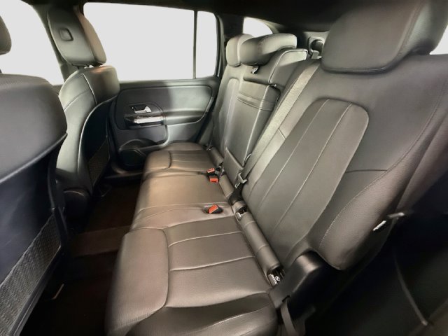 Used 2022 Mercedes-Benz GLB 250 w/ Premium Package Lite image 24