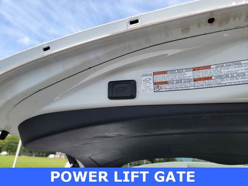 Used 2018 Toyota RAV4 SE w/ Power Extra Value Package image 5