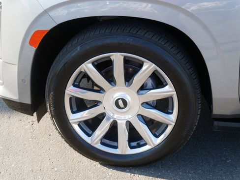 Used 2024 Cadillac Escalade ESV Premium Luxury Platinum image 7