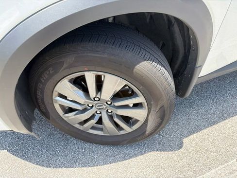 Used 2025 Nissan Pathfinder S FWD image 4